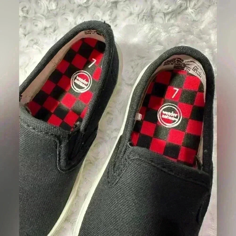 Wonder Nation Boys Slip On Sneakers‎